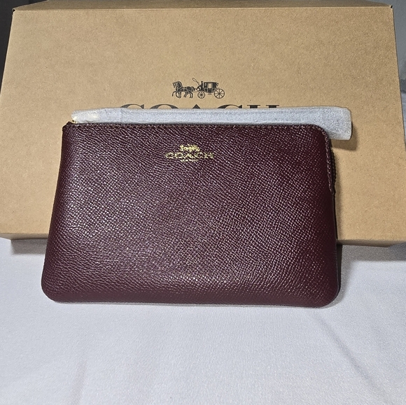 Coach Merlot Corner Zip Wristlet NWT  Comes with COACH Box - Picture 8 of 8